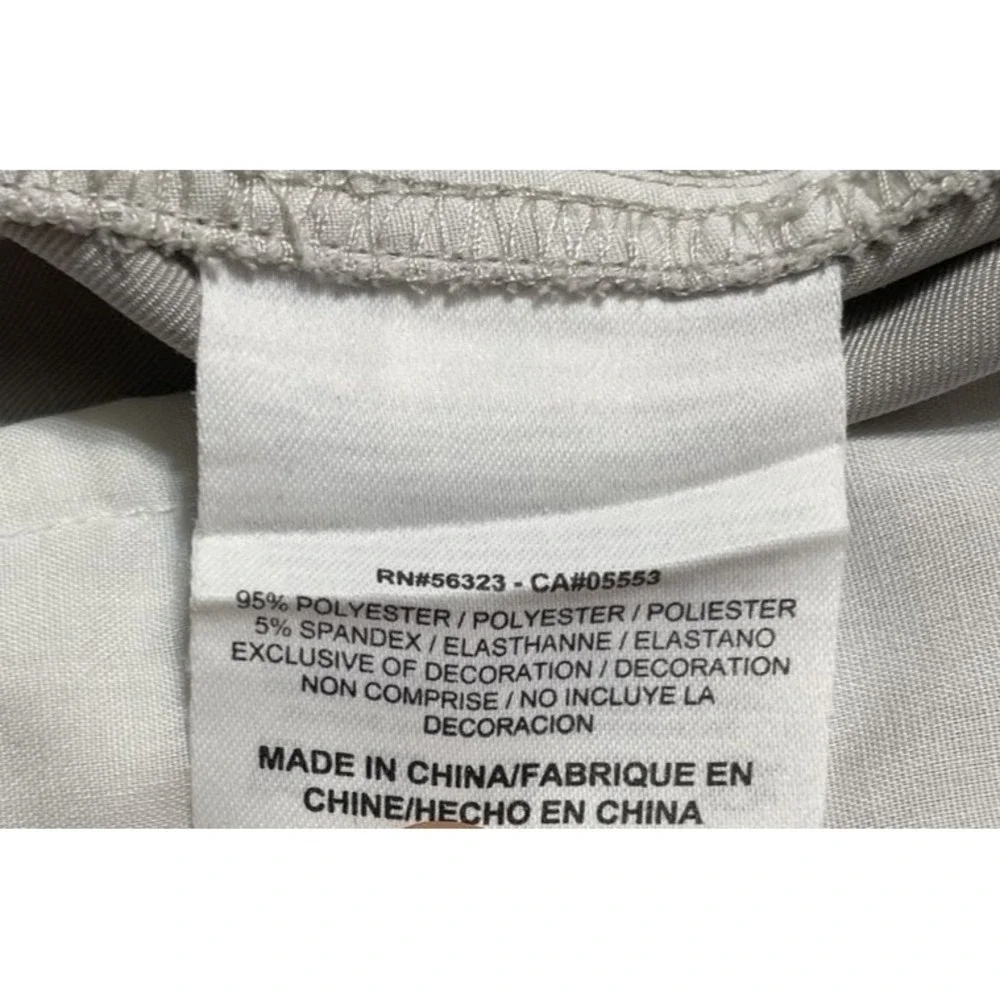 Nike Shorts Mens Size 35 x 11 Golf Tan Beige Stretch Flat Front Logo